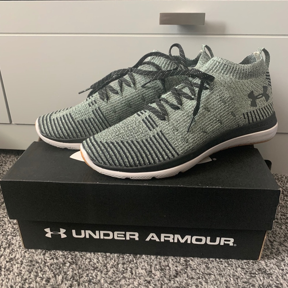 Under Armor Slingflex Rise Mens Size 9